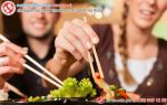 Bác sĩ chuyên khoa giải đáp: Bệnh giang mai có lây qua đường ăn uống không?